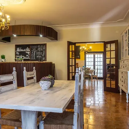 Séjour chez l'habitant Offshore Rustic House *