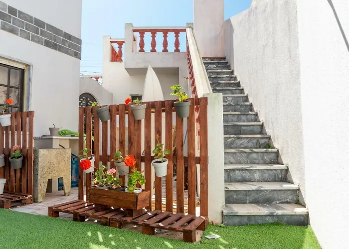 Offshore Rustic House منزل للإقامة *